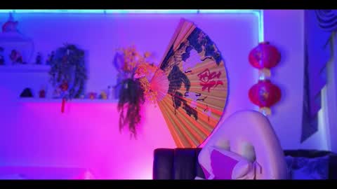 albaandthayron online show from November 12, 2025, 12:05 pm