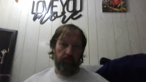 Alberik online show from October 18, 2025, 6:41 pm