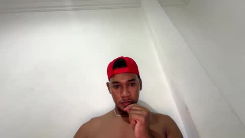 albert_gil69 online show from April 1, 2026, 4:35 am