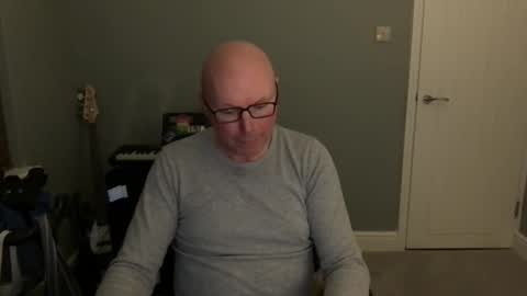 Snapshot of alc300170 chatting on December 11, 2024, 7:31 am alc300170 online show from December 11, 2024, 7:31 am