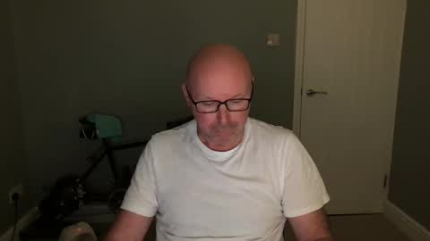 Snapshot of alc300170 chatting on October 22, 2025, 6:13 am alc300170 online show from October 22, 2025, 6:13 am