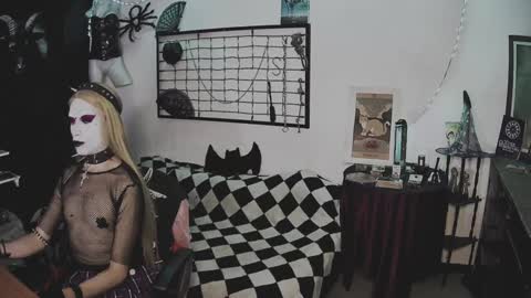 Mistic witch online show from January 19, 2025, 2:57 am