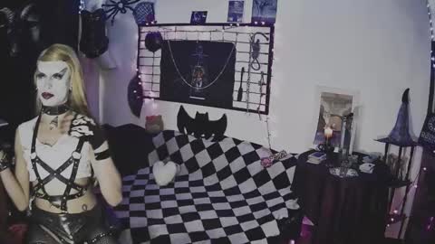 Mistic witch online show from March 10, 2025, 10:45 pm