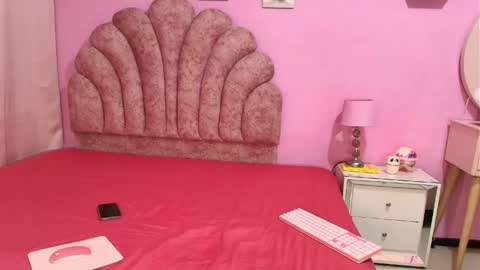 aldana_stone online show from April 14, 2026, 6:36 pm