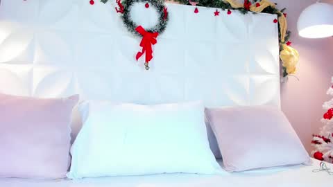 Snapshot of ale23_ chatting on December 2, 2024, 11:29 pm Ale  online show from December 2, 2024, 11:29 pm