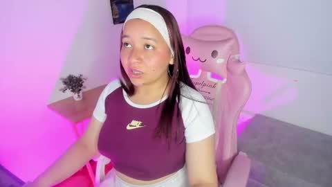 Snapshot of ale_alejandra chatting on June 20, 2026, 2:42 pm Alejandra online show from June 20, 2026, 2:42 pm