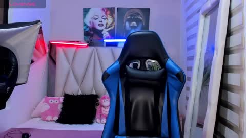 Snapshot of ale_noah_xxx chatting on December 15, 2024, 12:51 am ale_noah_xxx online show from December 15, 2024, 12:51 am