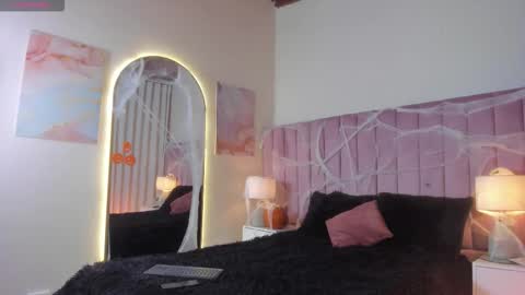 Alejandra Arango online show from October 27, 2025, 7:40 pm