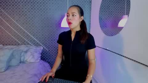 aleja_bloom online show from September 13, 2025, 11:54 am