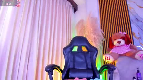 Snapshot of alejagarcia_ chatting on May 12, 2026, 9:56 pm CUTE ALEJA online show from May 12, 2026, 9:56 pm