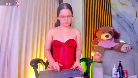 Snapshot of alejagarcia_ chatting on May 14, 2026, 9:32 pm CUTE ALEJA online show from May 14, 2026, 9:32 pm