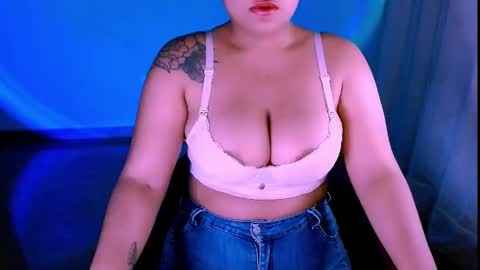 Alejandra  online show from September 12, 2025, 11:04 pm