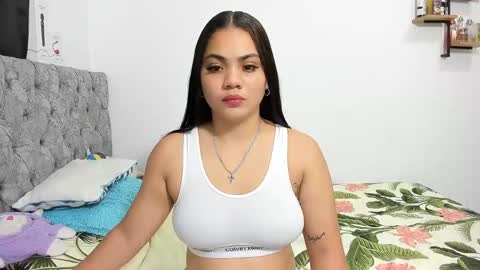 alejandra_evanss online show from November 16, 2025, 11:10 pm