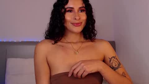 Snapshot of alejandraray chatting on November 8, 2025, 5:01 pm Danna Ray online show from November 8, 2025, 5:01 pm