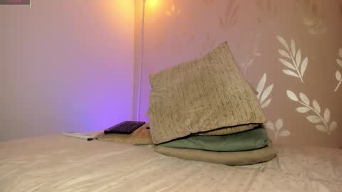 alejandra Independent model online show from February 25, 2026, 9:24 pm