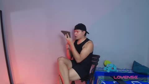 Snapshot of alejandro_vt chatting on November 8, 2025, 12:16 pm Alejandro G online show from November 8, 2025, 12:16 pm