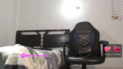 alejandrocock online show from April 14, 2026, 10:32 am