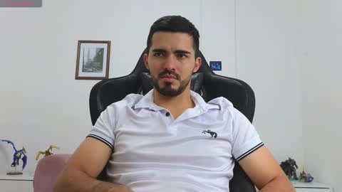 alejandroo_7 online show from September 9, 2025, 7:57 pm