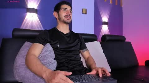 Alejo  online show from June 7, 2026, 5:44 am