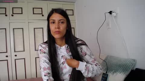 alejaxxxhot online show from October 10, 2025, 2:05 pm