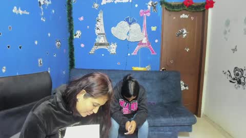 Snapshot of alejita_smithh chatting on January 24, 2025, 1:47 pm zoe and Kataleya online show from January 24, 2025, 1:47 pm