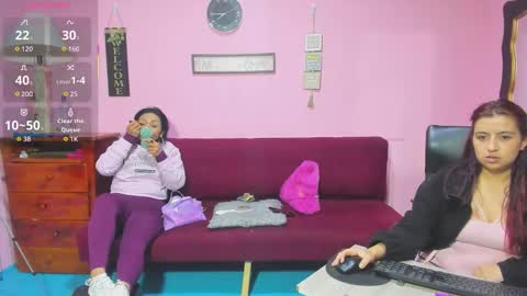 Snapshot of alejita_smithh chatting on October 16, 2025, 12:44 am zoe and Kataleya online show from October 16, 2025, 12:44 am