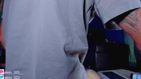 alejo_323__ online show from March 3, 2025, 4:25 am