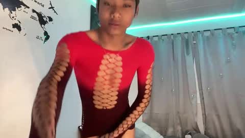 alejo_cute online show from May 27, 2026, 1:52 pm