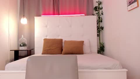 alejo_exotic online show from June 15, 2026, 1:13 pm