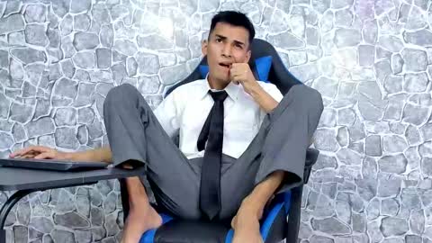 alejo peverell online show from March 13, 2026, 6:09 am