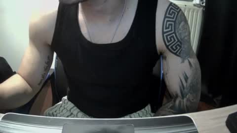 alejoduarte16 online show from June 16, 2026, 8:22 pm