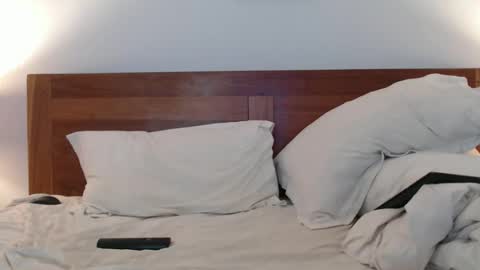 Aleks -  online show from April 28, 2026, 2:27 am