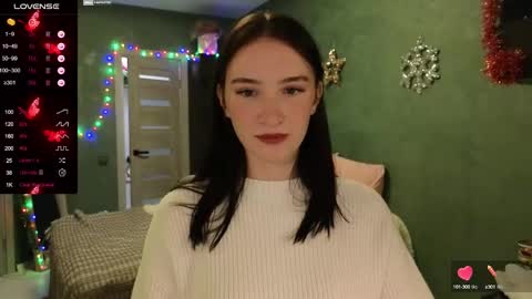 Snapshot of alena_navi chatting on December 5, 2024, 4:34 pm Alena online show from December 5, 2024, 4:34 pm