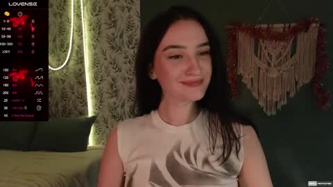 Snapshot of alena_navi chatting on December 27, 2024, 5:05 pm Alena online show from December 27, 2024, 5:05 pm