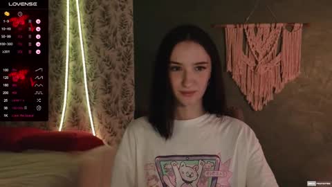 Snapshot of alena_navi chatting on January 8, 2025, 10:37 pm Alena online show from January 8, 2025, 10:37 pm