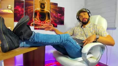 ALESSANDRO  WYE online show from January 18, 2025, 8:41 am