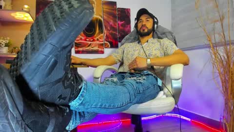 ALESSANDRO  WYE online show from January 29, 2025, 7:36 am