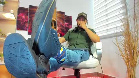 ALESSANDRO  WYE online show from February 19, 2025, 2:01 pm