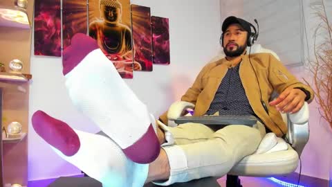 ALESSANDRO  WYE online show from February 28, 2025, 8:42 am