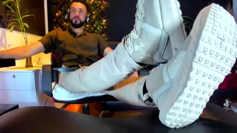 ALESSANDRO  WYE online show from February 3, 2026, 8:19 am