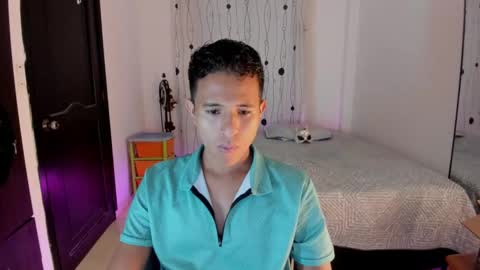 Snapshot of alessandro_wizard chatting on February 1, 2025, 10:02 pm Alessandro online show from February 1, 2025, 10:02 pm