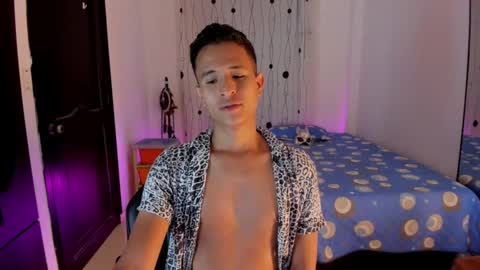 Snapshot of alessandro_wizard chatting on February 6, 2025, 1:05 am Alessandro online show from February 6, 2025, 1:05 am