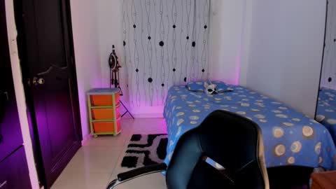 Snapshot of alessandro_wizard chatting on February 7, 2025, 1:58 am Alessandro online show from February 7, 2025, 1:58 am