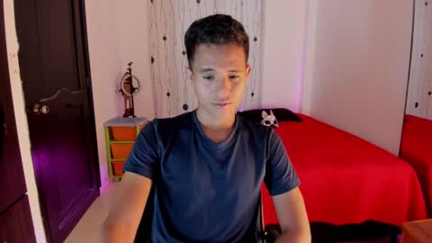 Snapshot of alessandro_wizard chatting on February 14, 2025, 9:43 pm Alessandro online show from February 14, 2025, 9:43 pm