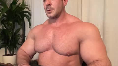 Alessandrobuilder online show from November 11, 2025, 4:18 pm