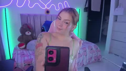alessia dolce online show from July 13, 2026, 3:53 am