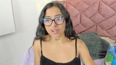 Snapshot of alessia_storm_ chatting on May 27, 2026, 1:35 am Alessia online show from May 27, 2026, 1:35 am