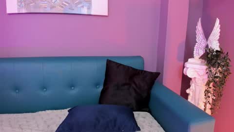 alessiia__ online show from November 27, 2025, 6:04 am