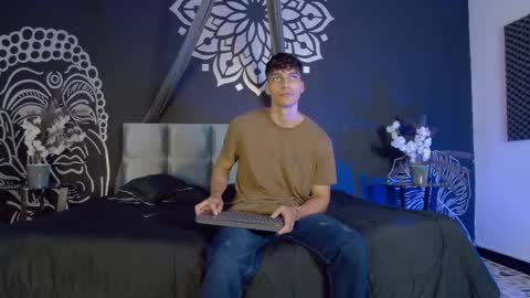 Alessio online show from November 5, 2025, 12:38 pm