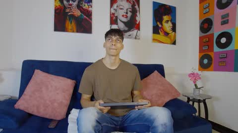 Alessio online show from November 19, 2025, 12:16 pm